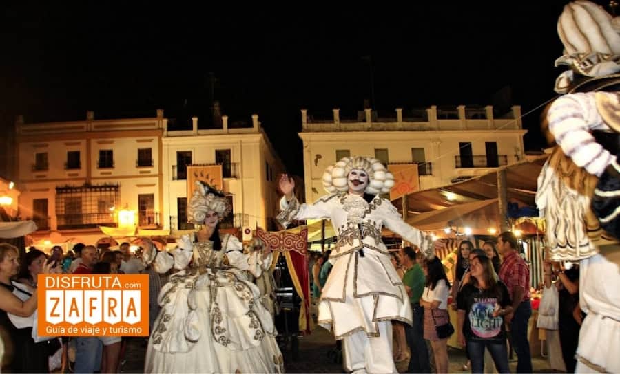 De la Luna al Fuego Zafra Animación de La Luna al Fuego en Zafra, una de las fiestas en Zafra más populares